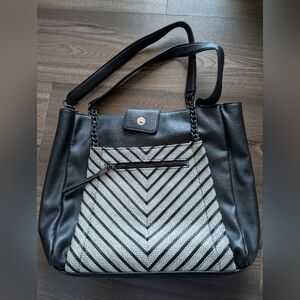 Simply Vera Wang Chevron Striped Contrast Shoulder Bag‎